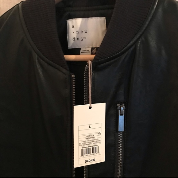 Leather like bomber jacket. - Picture 5 of 6